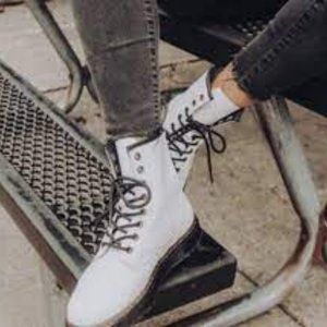 Brand New Women's Dr. Martens Shoes Dr Martens Zavala Combat Boots Size 7